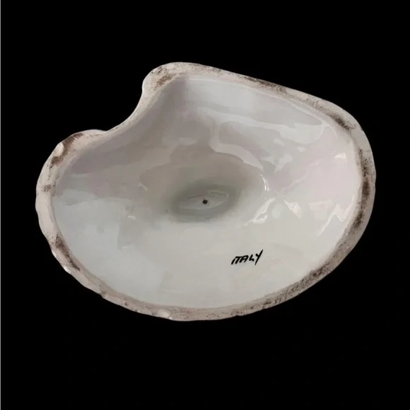 VINTAGE ITALIAN MAJOLICA SEA SHELL PINK & WHITE VASE 7 1/2" X 7" X 4 3/4" ITALY - Picture 8 of 10